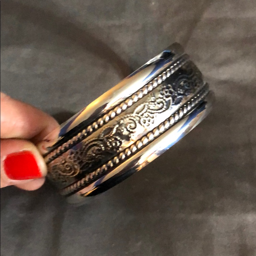 Silver Color Patterned Cuff